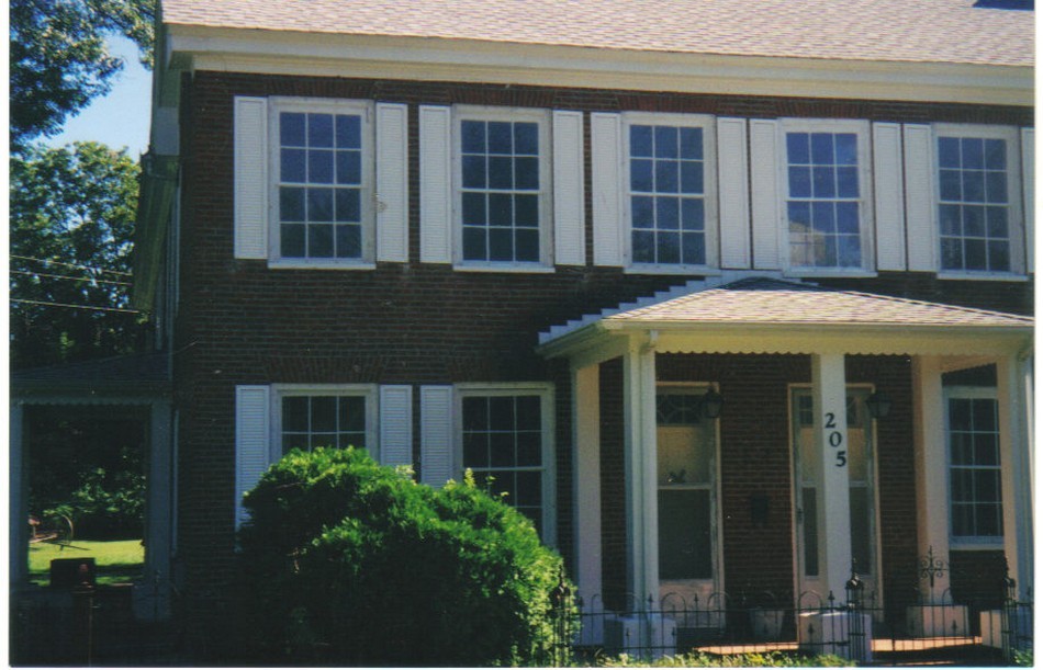 1339 Dallum-Bush house, entrance